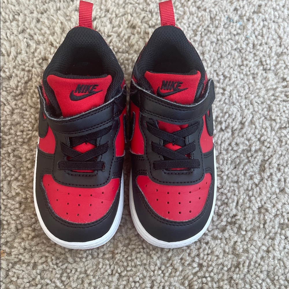 Nike Kids Black and Red Sneakers